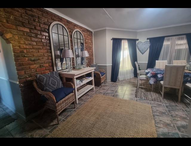 6 BEDROOM FREESTANDING FOR SALE IN HEIDERAND